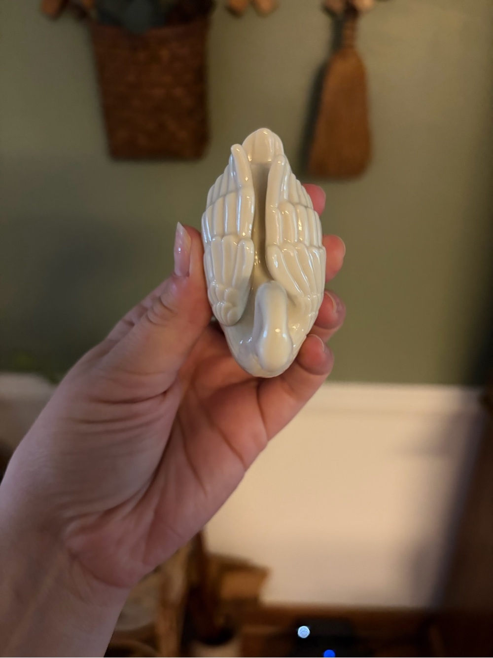 Lenox Swan Figurine with Gold Beak and Lenox Green Stamp Sawn! 🦢 - Picture 3 of 5